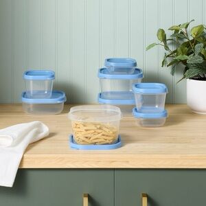 ROOM ESSENTIALS NWT set of 8 plastic food storage containers -blue